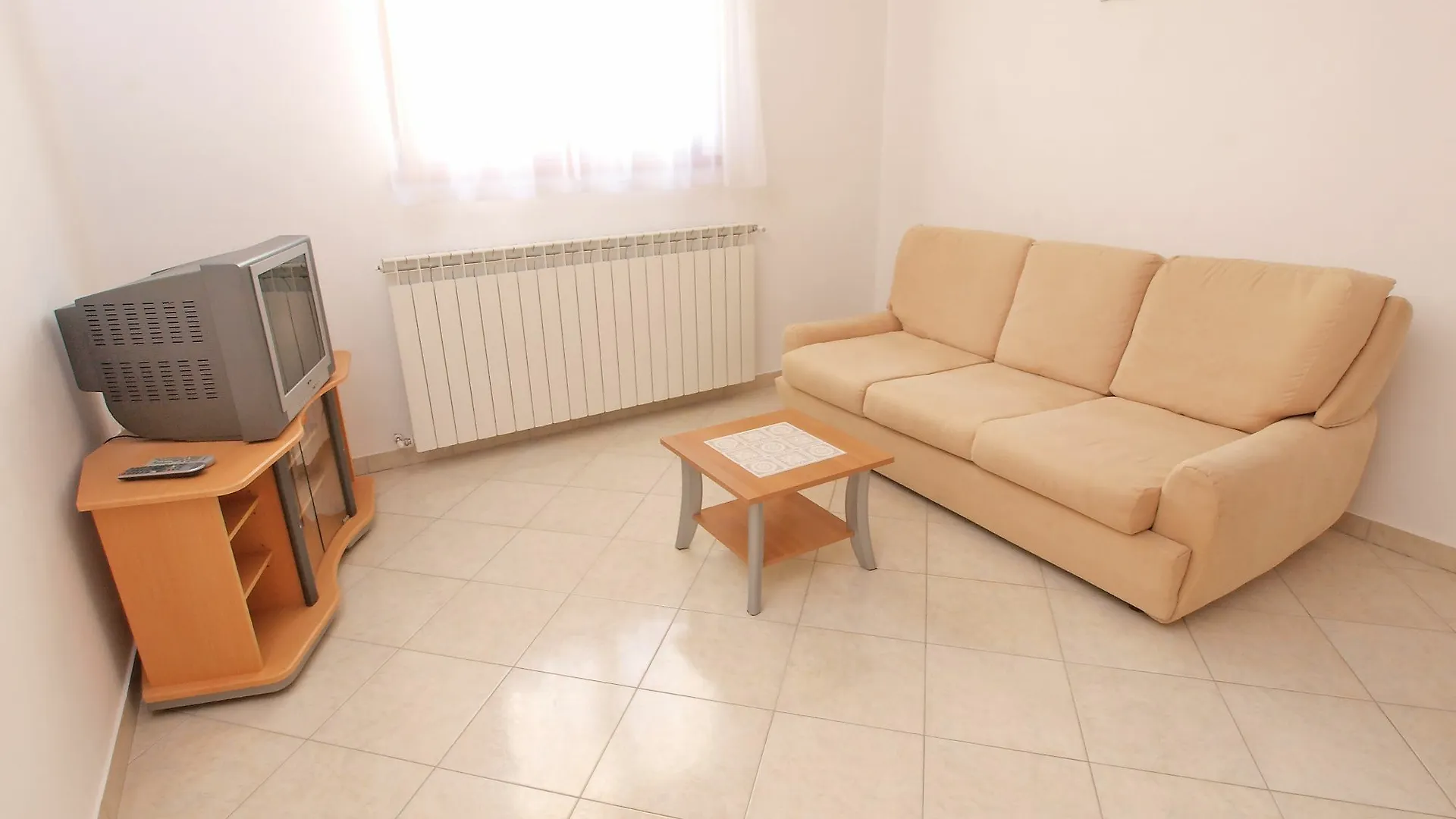 Apartments Fumica 954 Pola